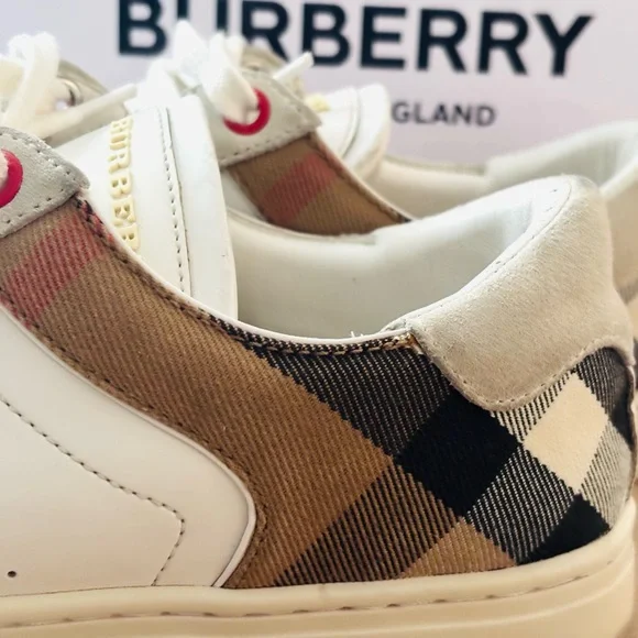 Burberry Reeth Low Top Sneakers - Picture 8 of 11